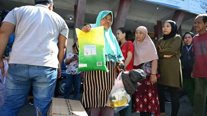 Dinas Pertanian dan Ketahanan Pangan Sumut menggelar Gerakan Pangan Murah di sejumlah pasar.