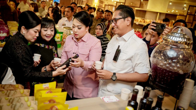 Wali Kota Medan, Rico Waas saat meresmikan Gallery Mustika Deli, beberapa waktu lalu.