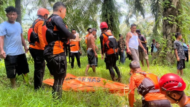Tim SAR Gabungan Berhasil Evakuasi Korban Terpleset di Sungai Sei Lepan, Kabupaten Langkat.