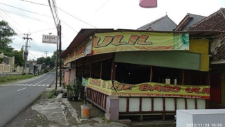 Lomie Bakso Ulil, rekomendasi tempat makan bakso Ciamis. Lomie Bakso Ulil, rekomendasi tempat makan bakso Ciamis.