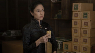 Dian Sastrowardoyo tokoh utama serial Gadis Kretek. Dian Sastrowardoyo tokoh utama serial Gadis Kretek.