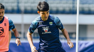 Zanaldo saat mengikuti sesi latihan Persib Bandung. Zanaldo saat mengikuti sesi latihan Persib Bandung.