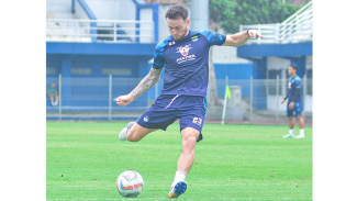 Pemain Timnas Senior sekaligus gelandang Persib Bandung. Pemain Timnas Senior sekaligus gelandang Persib Bandung.