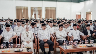 Bupati dan Wabup Ciamis dalam kegiatan Halaqah Ulama ke-6. Bupati dan Wabup Ciamis dalam kegiatan Halaqah Ulama ke-6.