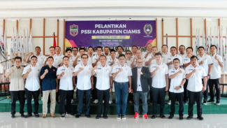 Bupati Ciamis berfoto bersama dengan pengurus PSSI Kab Ciamis, Bupati Ciamis berfoto bersama dengan pengurus PSSI Kab Ciamis,