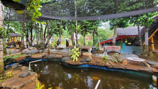Pemandangan asri di Wisata Kampoeng Kita. Pemandangan asri di Wisata Kampoeng Kita.