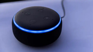 Penampakan produk Alexa dengan teknologi AI. Penampakan produk Alexa dengan teknologi AI.