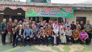 Foto bersama pengurus Baznas Ciamis dan Baitul Mal Aceh Selatan. Foto bersama pengurus Baznas Ciamis dan Baitul Mal Aceh Selatan.