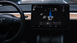 Tesla Ungkap Cybercab, Taksi Otonom Tanpa Setir dan Peda Tesla Ungkap Cybercab, Taksi Otonom Tanpa Setir dan Peda