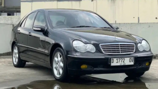 Mercedes-Benz W203 C240 Elegance Matic 2003. Mercedes-Benz W203 C240 Elegance Matic 2003.