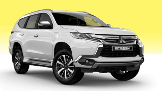 Mobil SUV Pajero Sport 2018. Mobil SUV Pajero Sport 2018.
