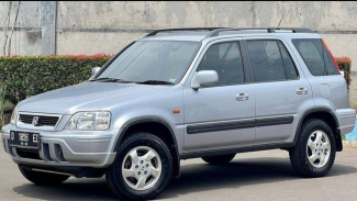 Honda CR-V Gen 1, mobilkeluarga handal. Honda CR-V Gen 1, mobilkeluarga handal.