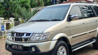 Panther: Kenyamanan dan Irit di Jalan Raya Cocok untuk Mobil Keluarga. Panther: Kenyamanan dan Irit di Jalan Raya Cocok untuk Mobil Keluarga.
