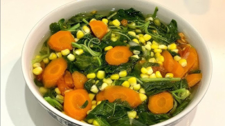 Sayur Bening Bayam untuk menu sahur dan buka puasa. Sayur Bening Bayam untuk menu sahur dan buka puasa.