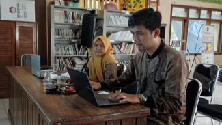Perangkat Desa Karanganyar mengikuti workshop AI. Perangkat Desa Karanganyar mengikuti workshop AI.