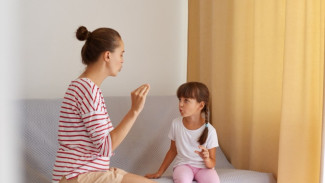 Anak Sulit Bicara? 7 Manfaat Luar Biasa Makaton yang Wajib Orang Tua Ketahui
