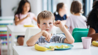 Sulit Makan Sayur? Begini Cara Seru Membuat Anak Suka Makanan Hijau