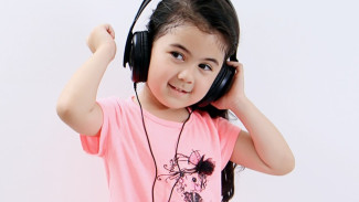 Apakah Musik Bisa Meningkatkan Kecerdasan Anak? Fakta dan Mitosnya