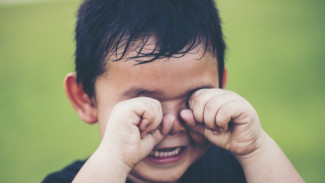5 Cara Ampuh Atasi Anak yang Menangis Saat Ditinggal