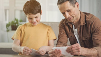Ingin Dekat dengan Anak? Ayah Wajib Coba 5 Tips Komunikasi Ini
