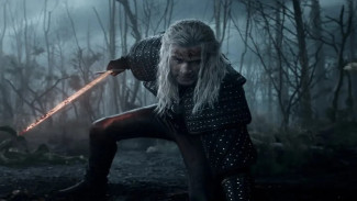Netflix Rilis Cuplikan The Witcher Musim 4, Liam Hemsworth Resmi Jadi Geralt