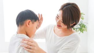 5 Cara Ampuh Agar Anak yang Sensitif Tak Terpuruk dalam Rasa Malu