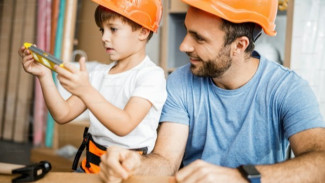 4 Peran Penting Ayah di Setiap Fase Hidup Anak
