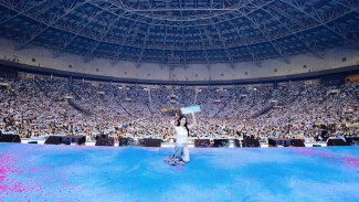 17 Tahun Debut, IU Rayakan Lewat Fan Meeting Bye Summer dengan Momen Mengharukan