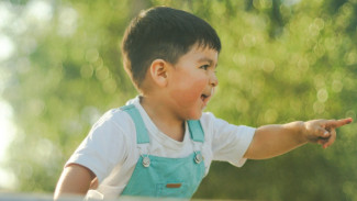5 Manfaat Vitamin D dan Menjemur Bayi di Pagi Hari