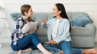 4 Rahasia Orang Tua yang Remajanya Mau Mendengarkan