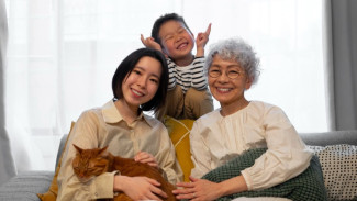 5 Kebiasaan Nenek Kakek yang Membuat Mereka Selalu Dirindukan Cucu