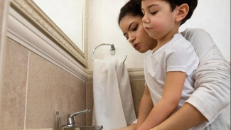 Kapan Waktu Tepat Mulai Toilet Training? Simak Penjelasan dari Ahli