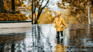 Musim Hujan Tiba, Ini 5 Tips Agar Kesehatan Anak Tetap Terjaga