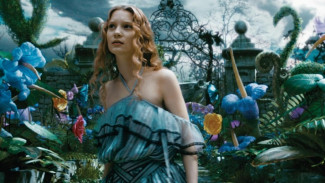 Ketika Madness Jadi Senjata, Alice in Wonderland 2010 dan Politik Perlawanan