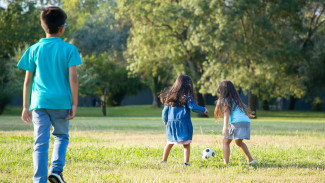8 Tips Parenting untuk Menumbuhkan Minat Belajar Anak