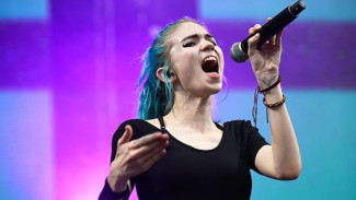 Lagu Baru Grimes ‘Artificial Angels’ Ternyata Ditulis dari Sudut Pandang AI