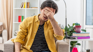 11 Tanda di Rumah Anak Dewasa yang Menunjukkan Mereka Tengah Berjuang Lebih dari yang Mereka Katakan