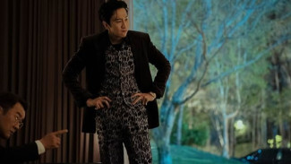 Lee Kwang Soo Tampil Berbeda sebagai Sosok Berbahaya di The Manipulated