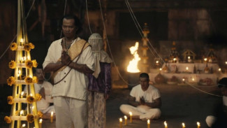 Shaman, Warisan, dan Luka yang Menitis, Misteri Film Medium Terkuak!
