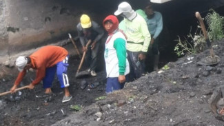 Sedimen Sungai Dikeruk Manual, Proyek Kemen PU Senilai 22 Milliar DI Bajulmati Dipertanyakan