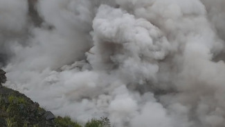 Semeru Meletus Lagi! Luncuran Awan Panas Tembus Jembatan Gladak Perak