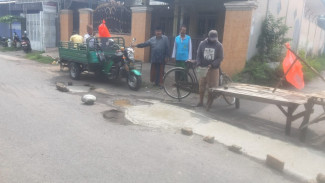 Program Jumat Berkah, Kades Bajulmati Achmad Thoha Fokus Benahi Infrastruktur