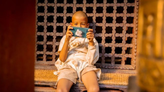 7 Tips Psikologi Agar Anak Aman di Dunia Digital
