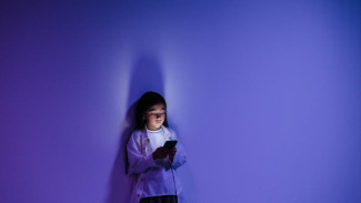 Terapkan 'Metode 3-2-1' untuk Pembatasan Screen Time yang Efektif dan Konsisten