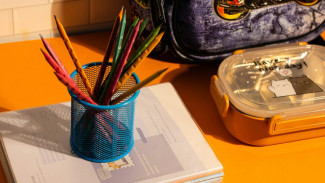 Agar Tidak Terburu-Buru, Bangun Kebiasaan Membereskan Perlengkapan Sekolah Sejak Sore