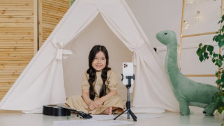 Anak Ingin Jadi YouTuber? Ini Syarat 'Akademik' dan Mental yang Wajib Disepakati Ayah Bunda