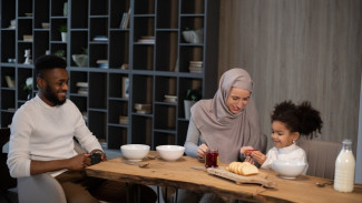 Ibu Bekerja Rentan 'Mommy Burnout', Ini 4 Ritual 'Me Time' 10 Menit yang Efektif