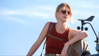 5 Rekomendasi Film Populer Yang Diperankan Daisy Edgar Jones