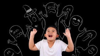 Si Kecil Mudah Takut? Yuk Kenali 3 Cara Membantunya Jadi Lebih Berani dan Tangguh!