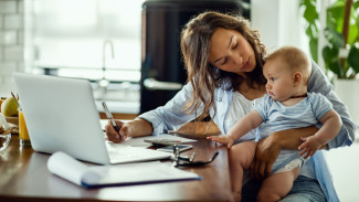 Dilema Working Mom Karier Atau Keluarga